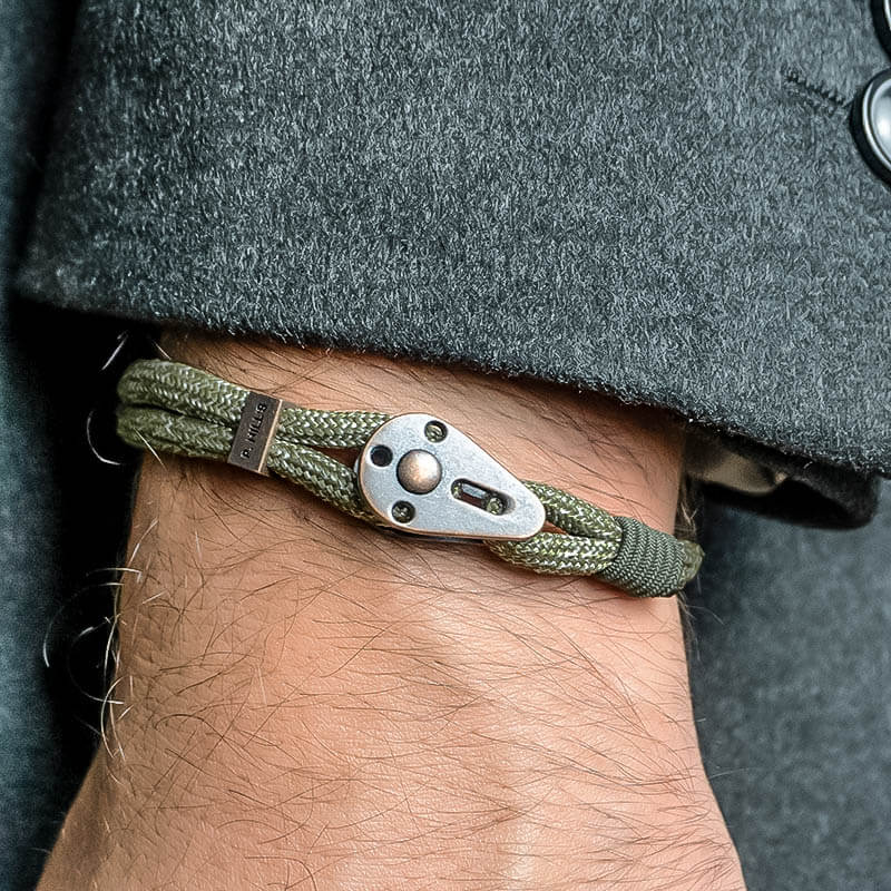 Bracelet ajustable Everglades en cordon vert chiné et poulie cuivrée, fabriqué en France