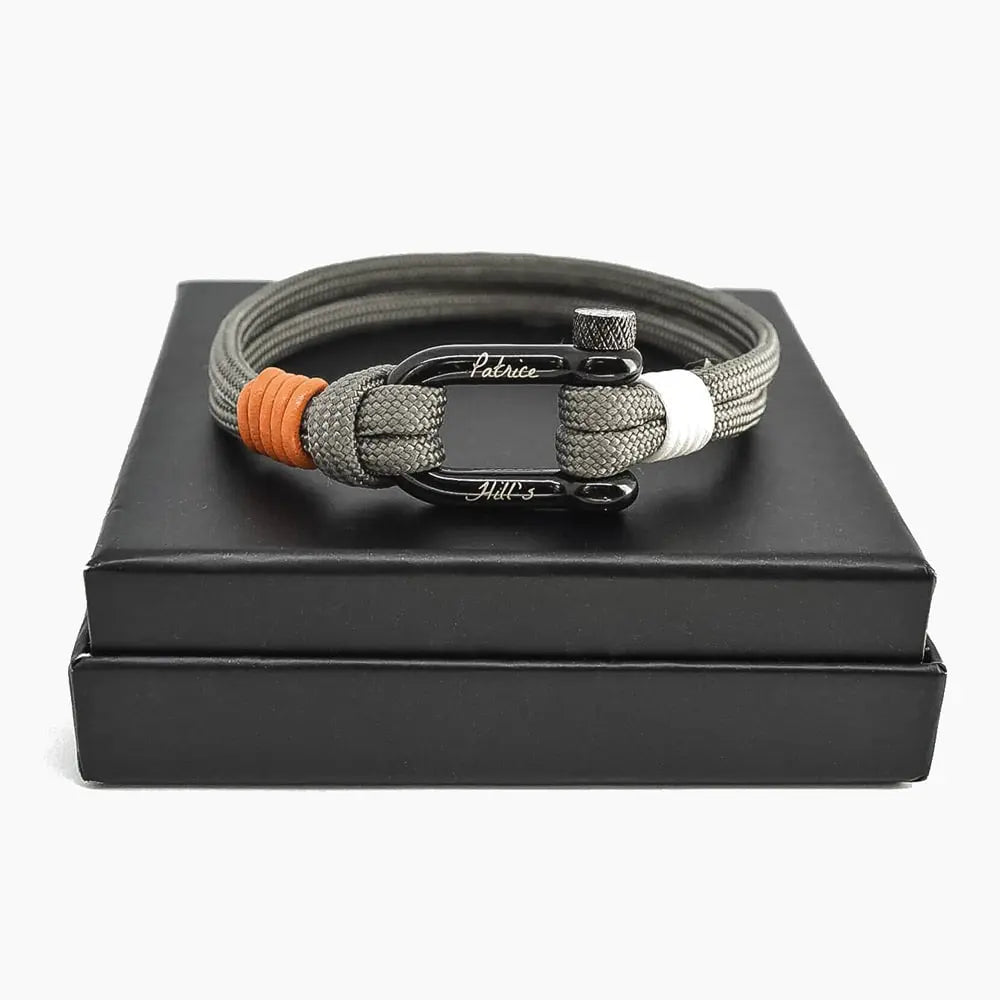 Bracelet artisanal Orbite avec cordage gris, inserts en cuir blanc et orange, bijou éco-responsable