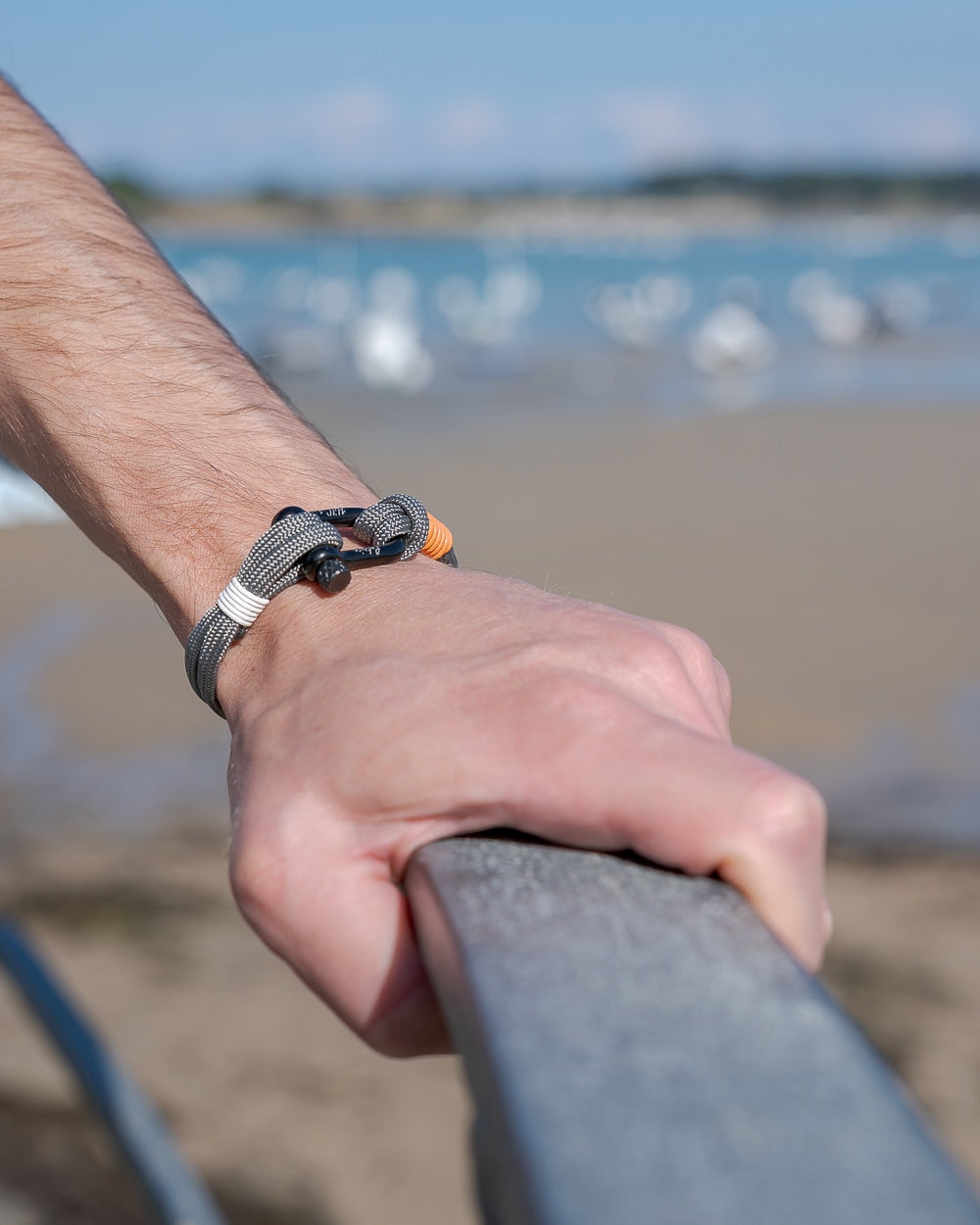 Bracelet gris 